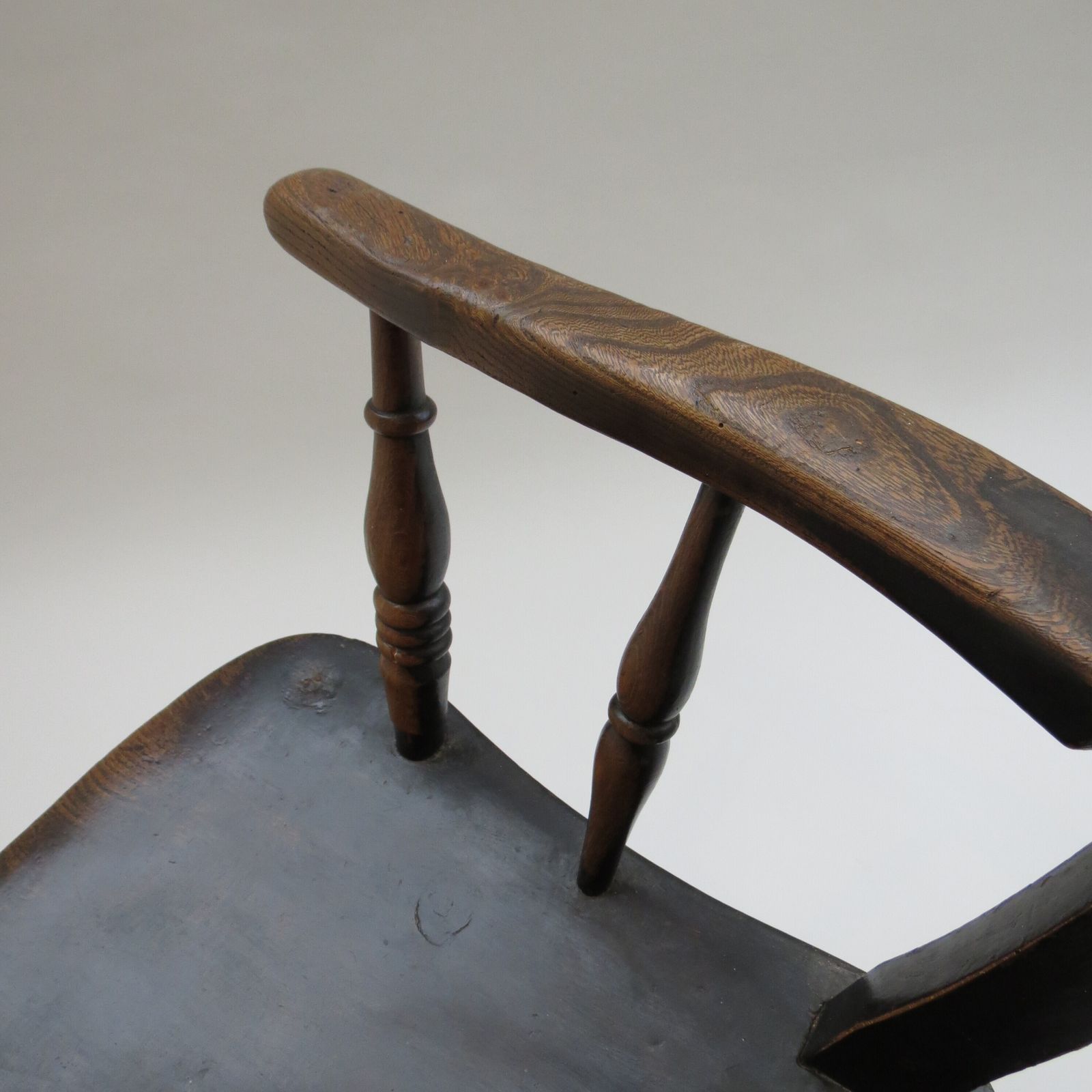 photo furniture 19th Century  Welsh Elm Folk Farmhouse Chair