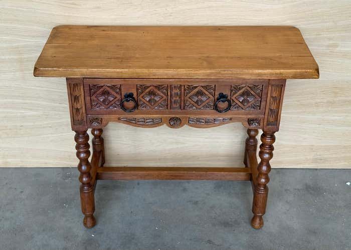 Grande table de chevet ou console basse espagnole avec tiroir photo vinterior