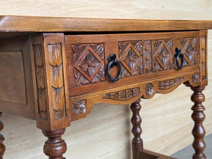 photo furniture Grande table de chevet ou console basse espagnole avec tiroir