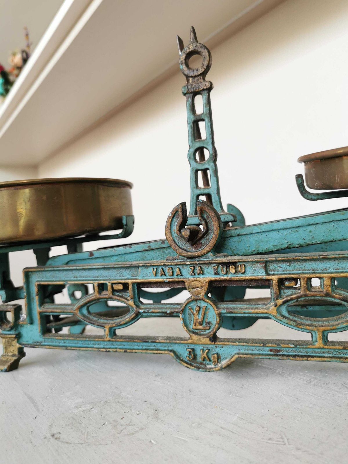 Antique Cast Iron Balance Scale With Brass Pans And Weights / 1960s Yugoslavia photo vintage