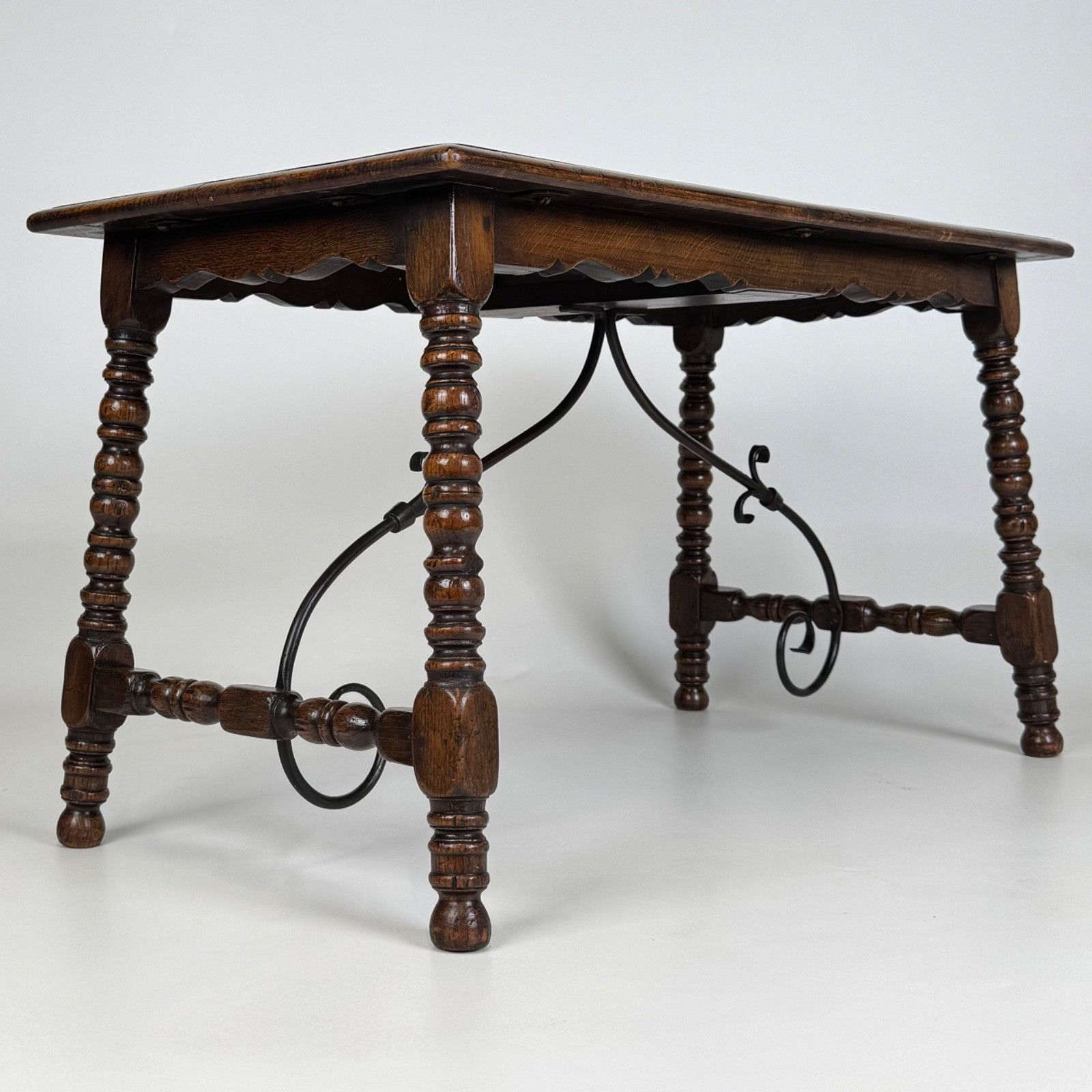 Antique 20th Century Bobbin Turned Coffee Table In Oak photo Furniture
