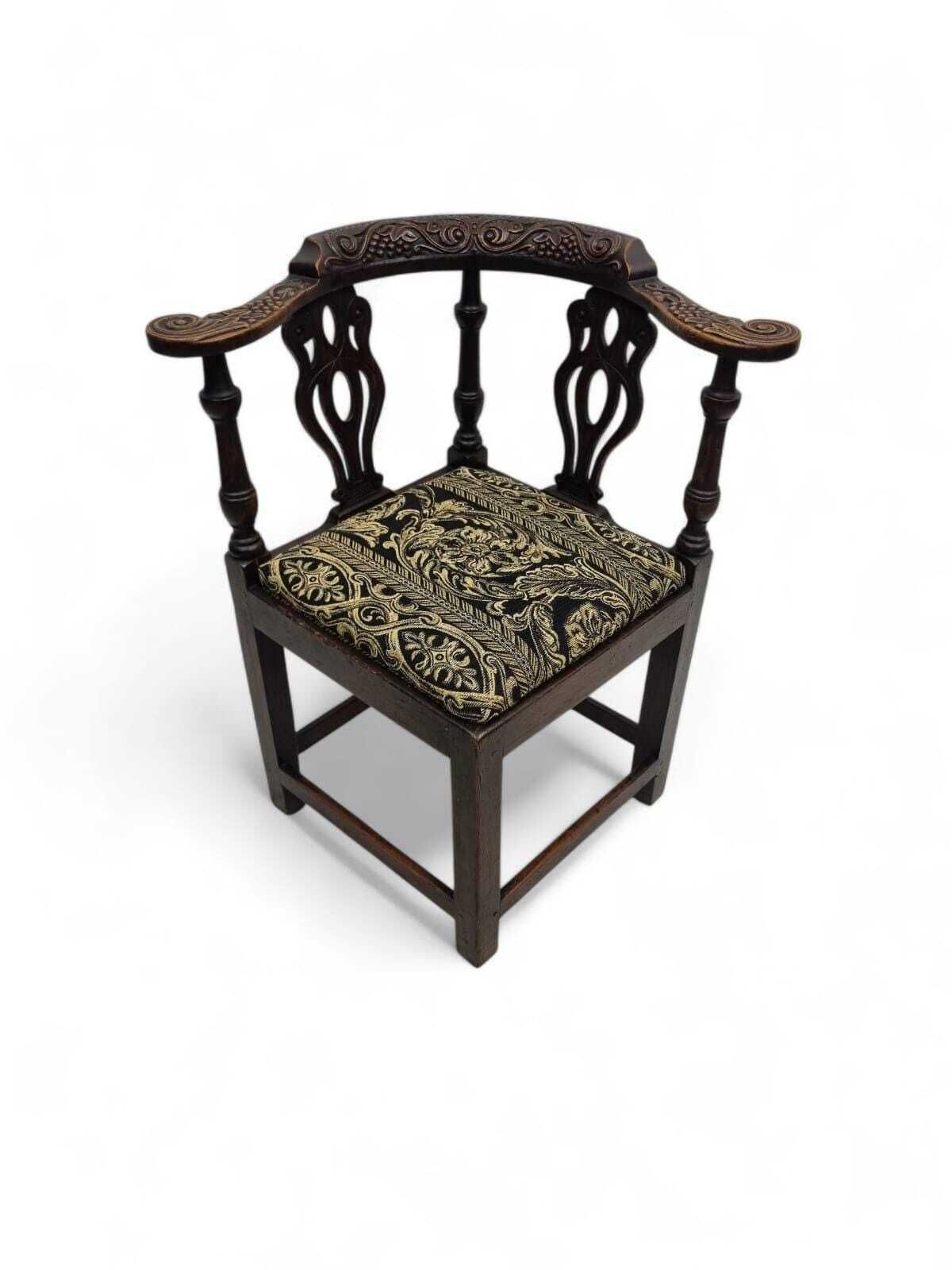 photo furniture Antique Carved Corner Chair / C.1900