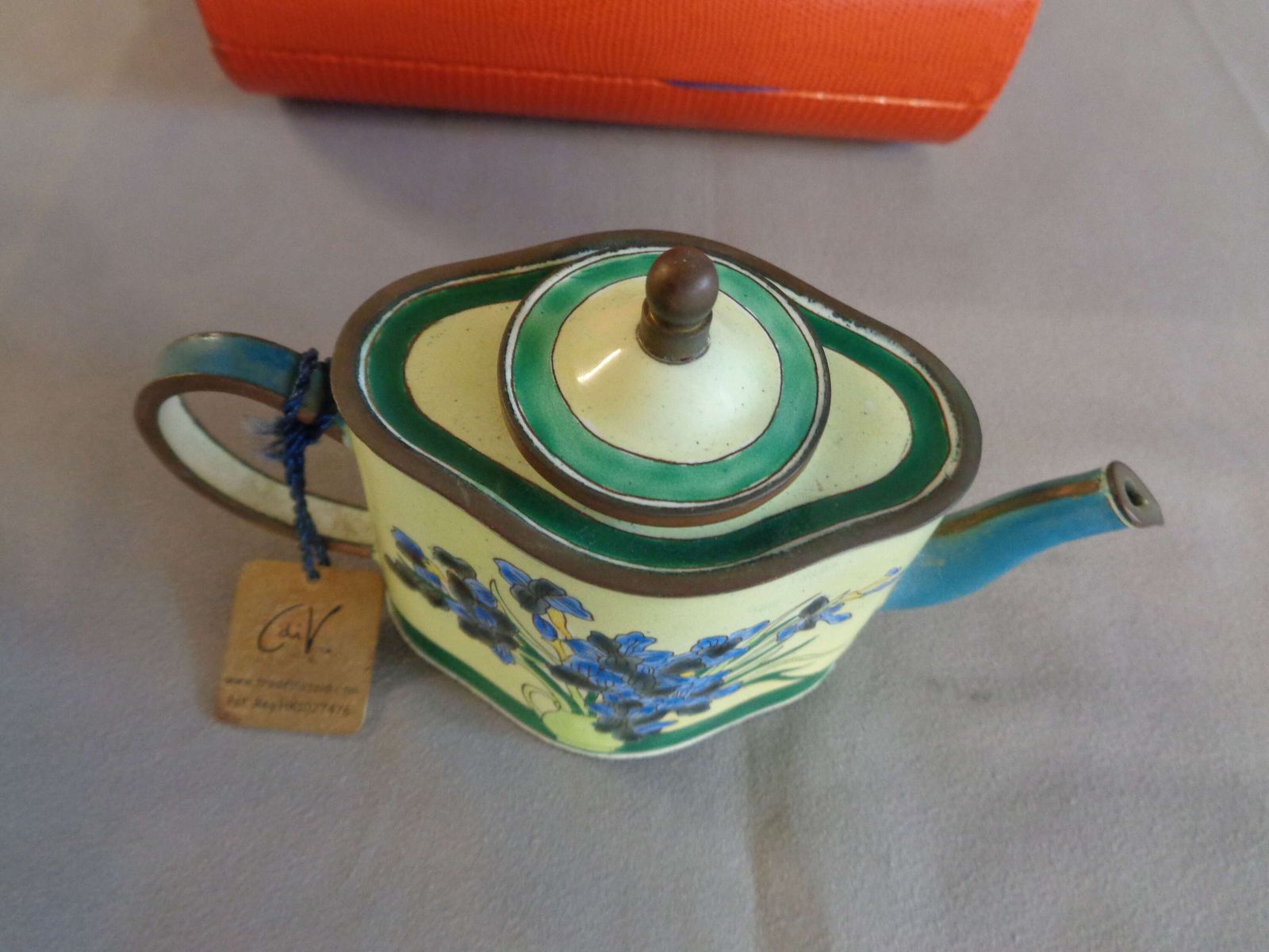 Charlotte Di Vita   Numbered Edition Collectable Mini Teapot   Original Box photo vinterior