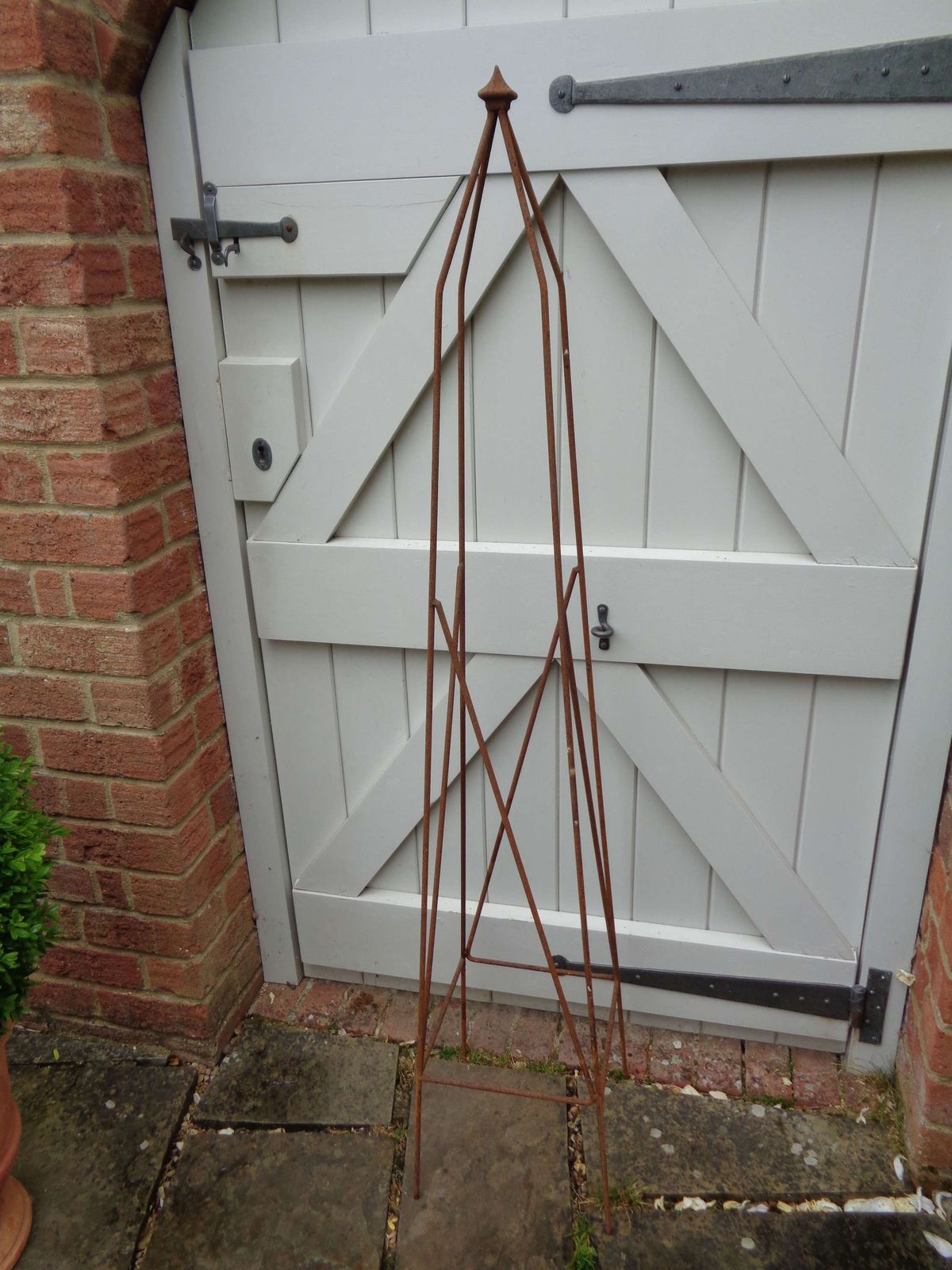 Garden Metal Gothic Obelisk Plant Support