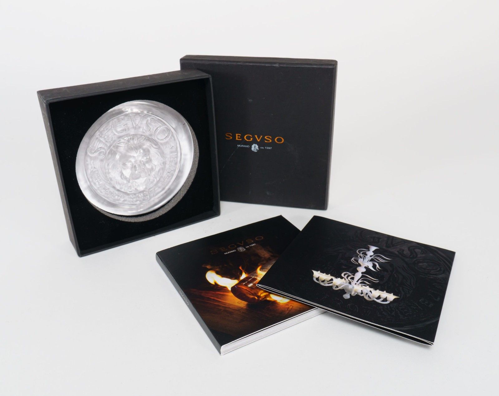 Seguso Vetri D’arte Murano Clear Cast Glass Lion Paperweight / Seal With Original Box photo for sale