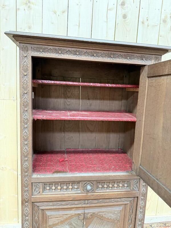 Bonnetiere   Armoire Bretonne En Chêne Massif Sculpté photo for sale