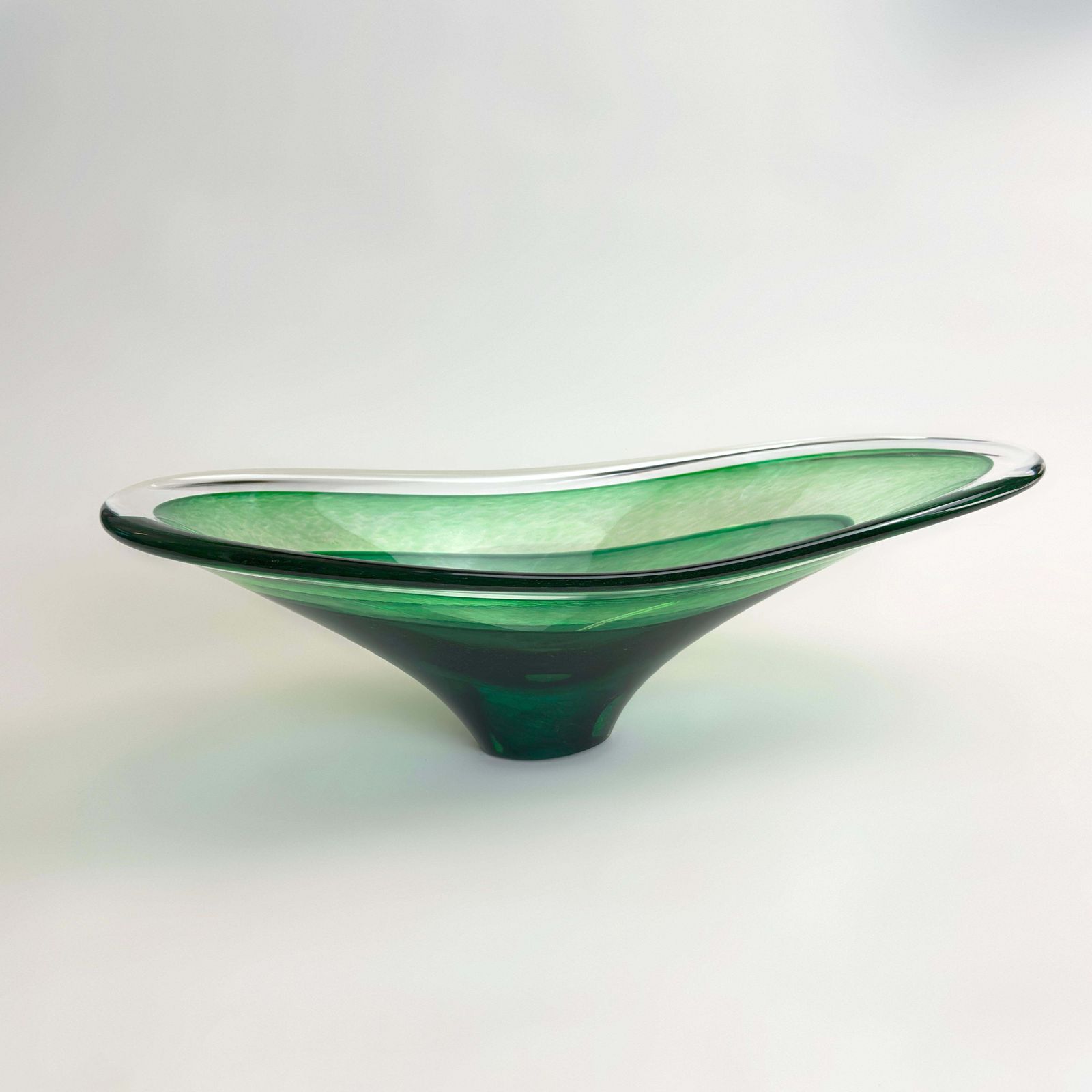 photo furniture Green Art Glass Oval Centrepiece Bowl By Richard Glass, Teign Valley, 2000s