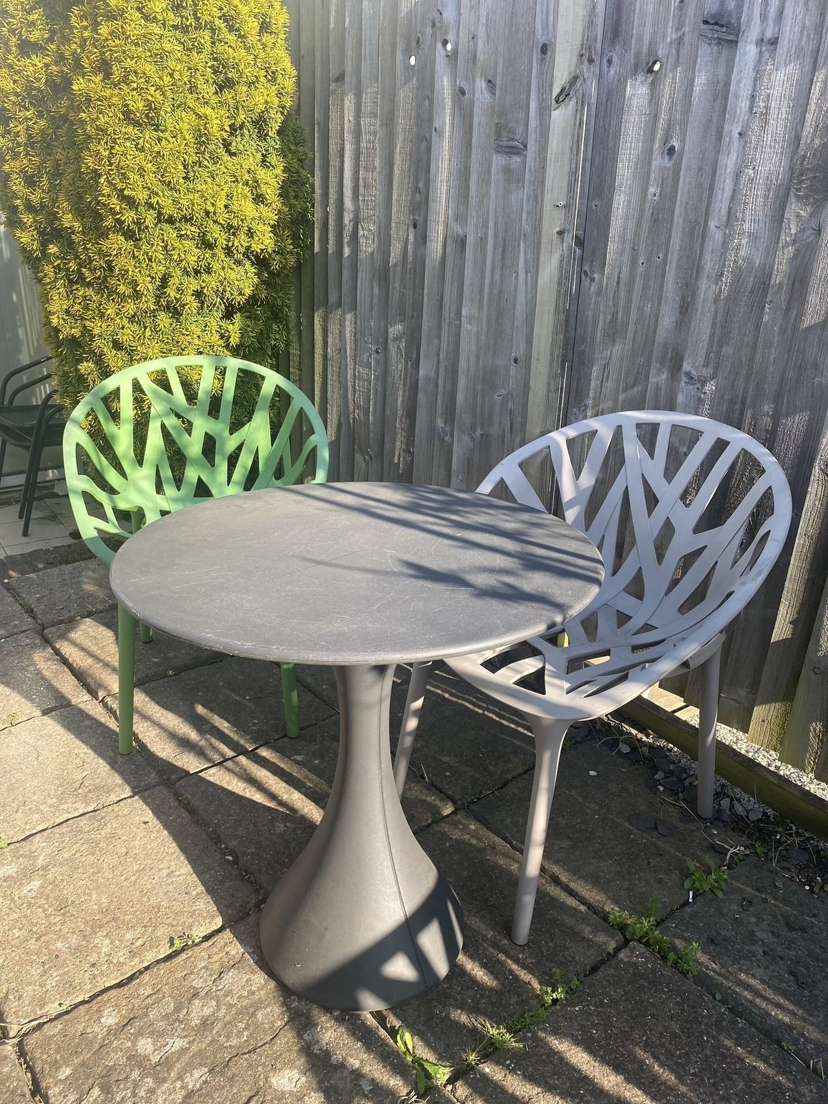 Vitra Vegetal Design Classic Set Of  4 Outdoor Chairs With Driade Kissi Kissi Table photo vinterior