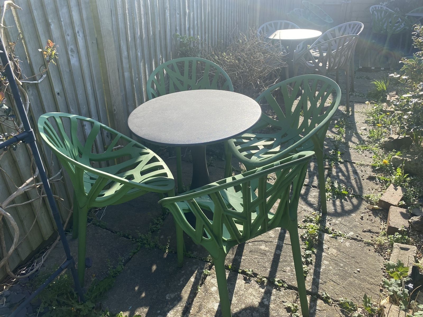 Furniture Vitra Vegetal Design Classic Set Of  4 Outdoor Chairs With Driade Kissi Kissi Table photo