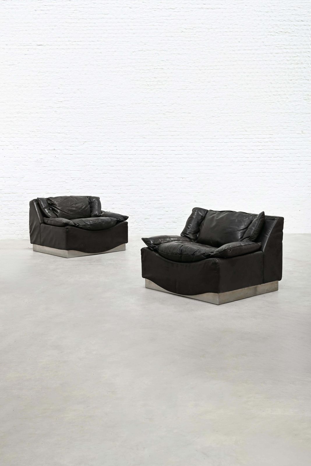 Pair Of Lounge Armchairs In Leather And Steel By Luciano Frigerio, Italy 1960s photo for sale