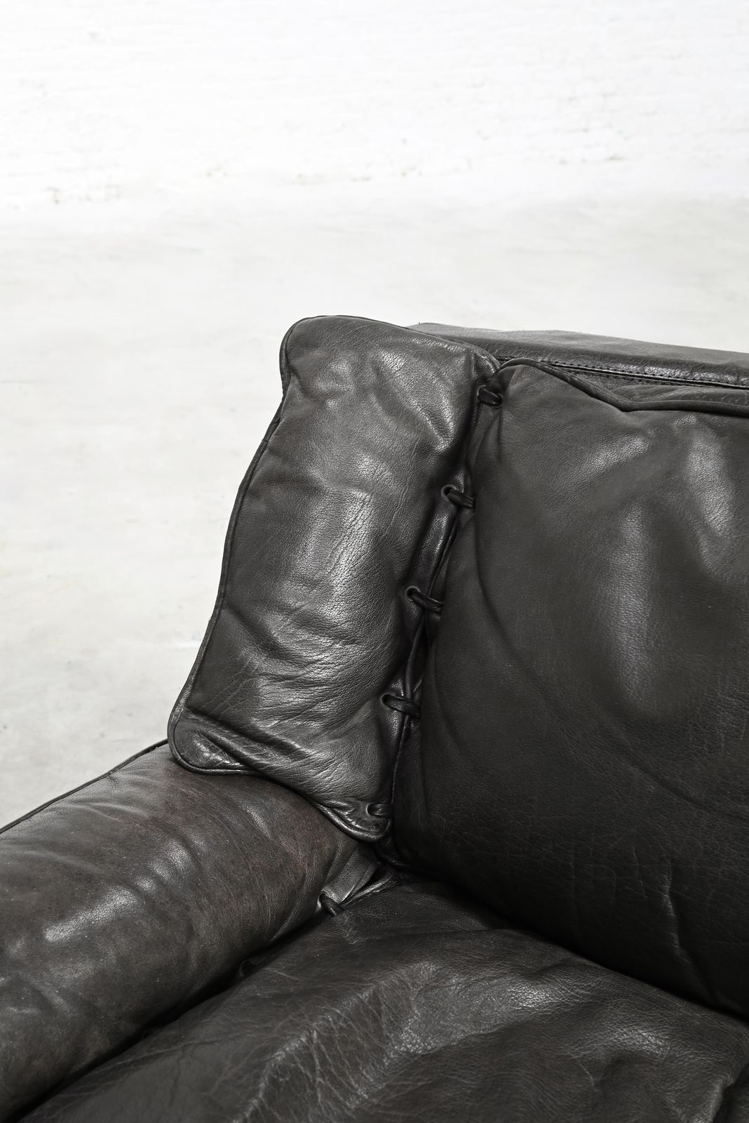 Pair Of Lounge Armchairs In Leather And Steel By Luciano Frigerio, Italy 1960s photo vintage