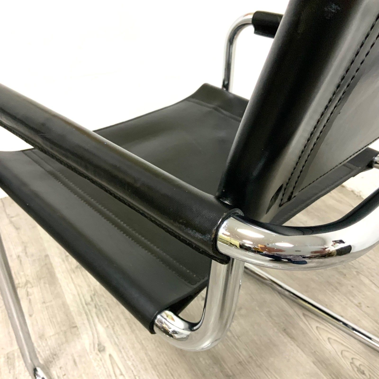 photo vintage A Pair Of Original Fasem S34 Mart Stam Marcel Breuer Dining Office Chair  Dated 1986
