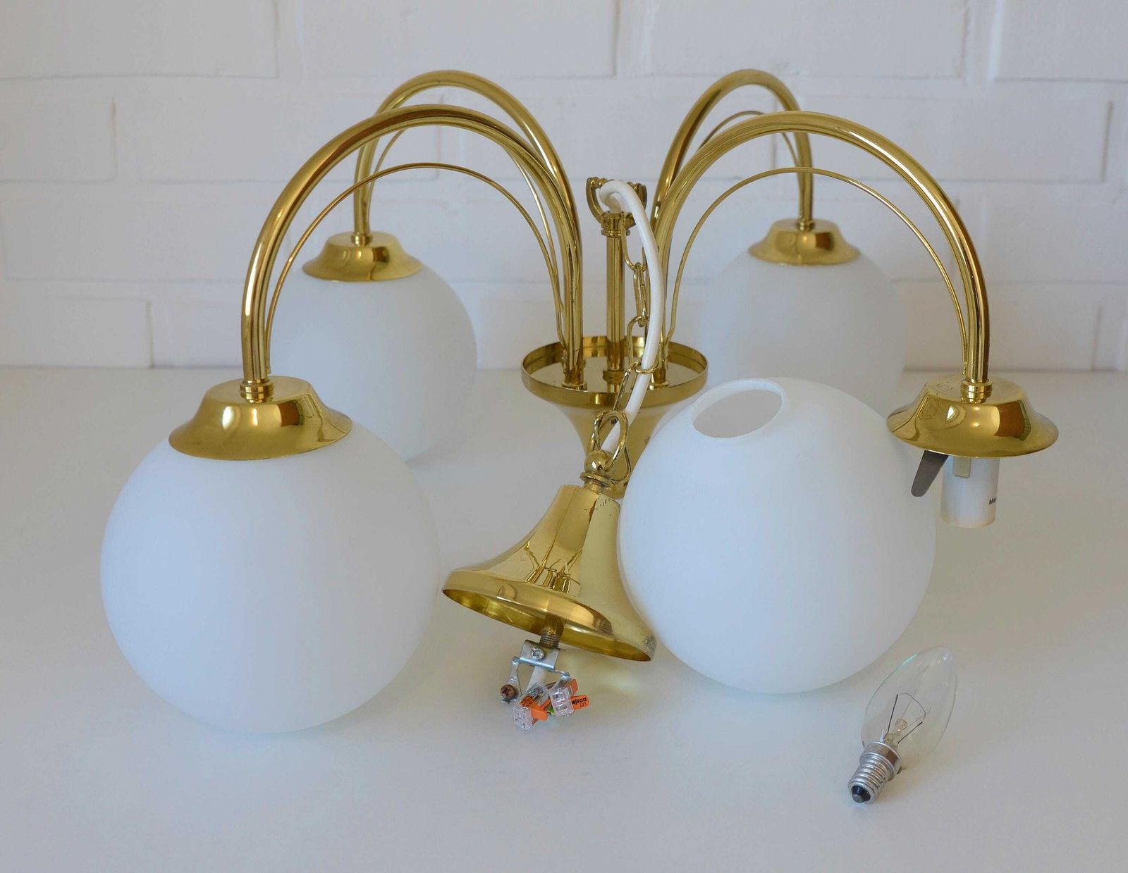 photo furniture Elegant Gold Vintage Chandelier Mid Century Hollywood Regency Hanging Lamp
