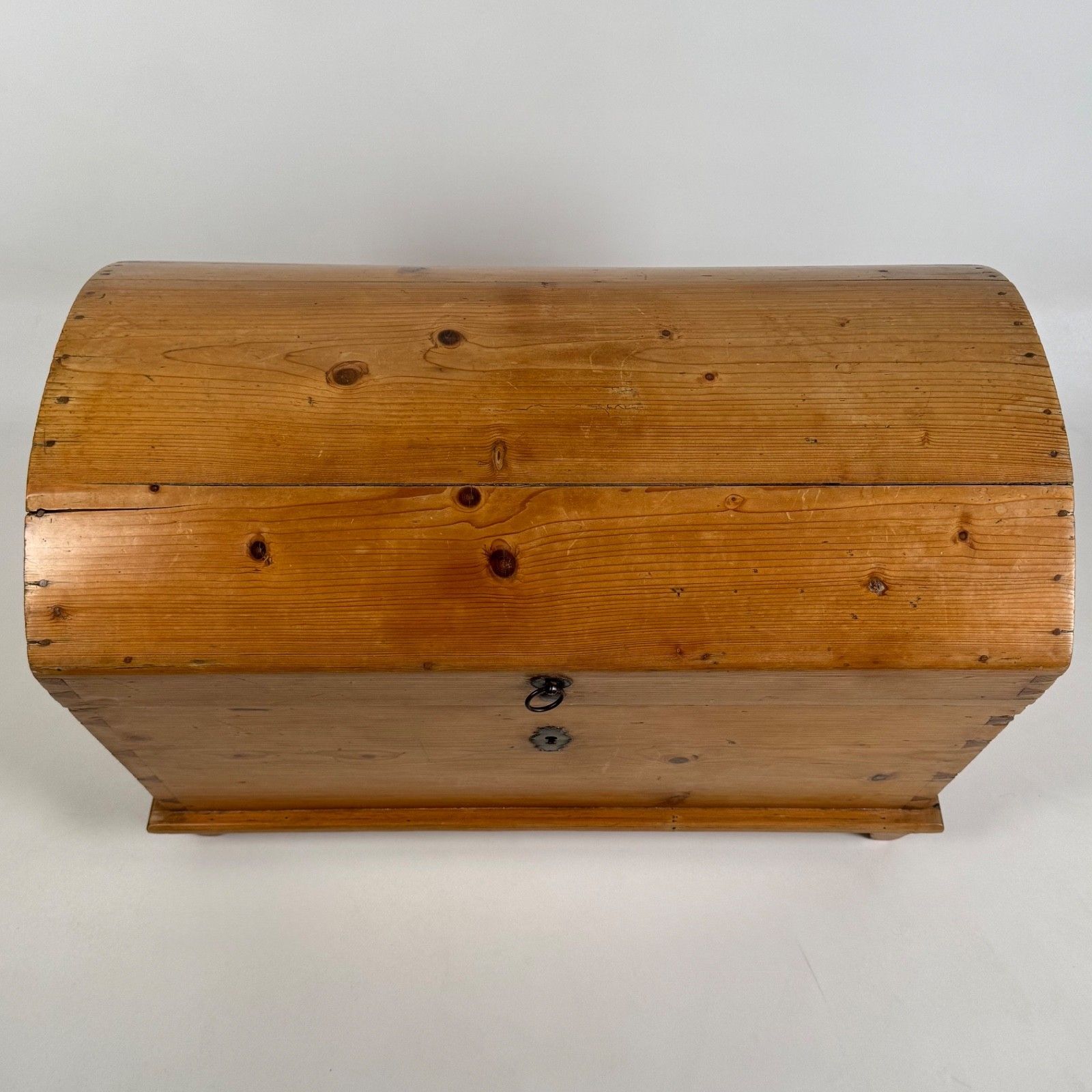 photo furniture Antique 19th Century Dome Top Chest In Pine