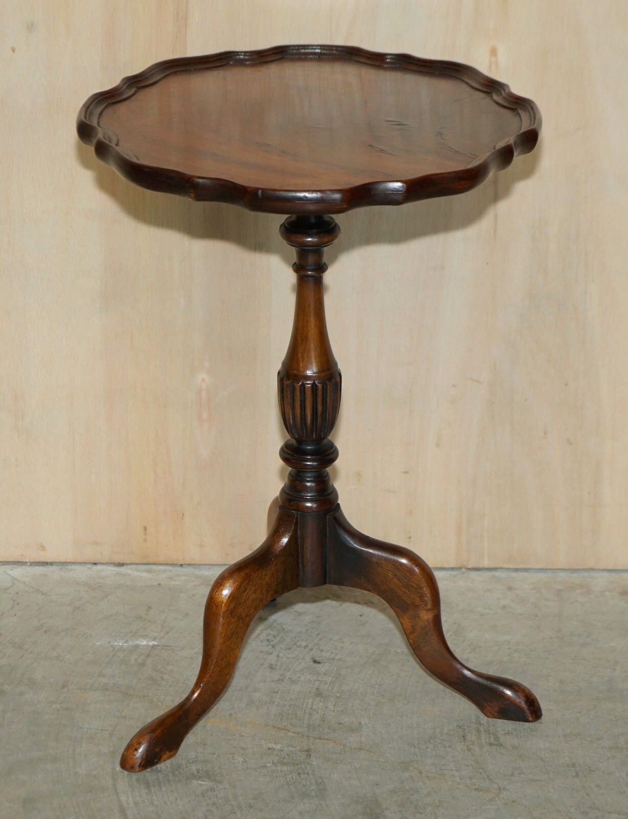Vintage Mahogany Carved Legs Pie Crust Edge Tripod Lamp Side End Wine Table photo buy