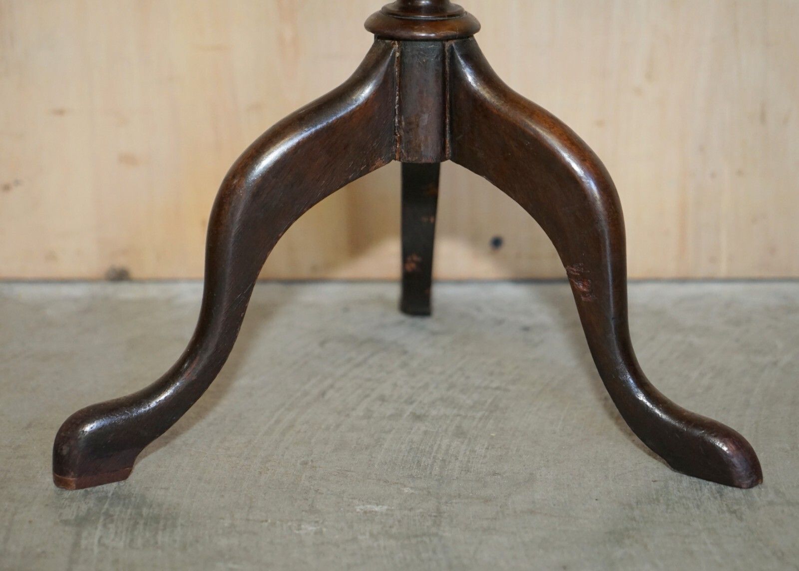 Lovely Small Antique Sheraton Revival Mahogany Tripod Side End Lamp Wine Table photo buy