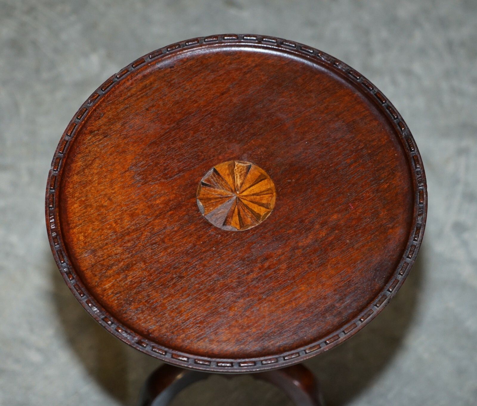 Lovely Antique Sheraton Revival Mahogany Tripod Side End Lamp Wine Table photo for sale