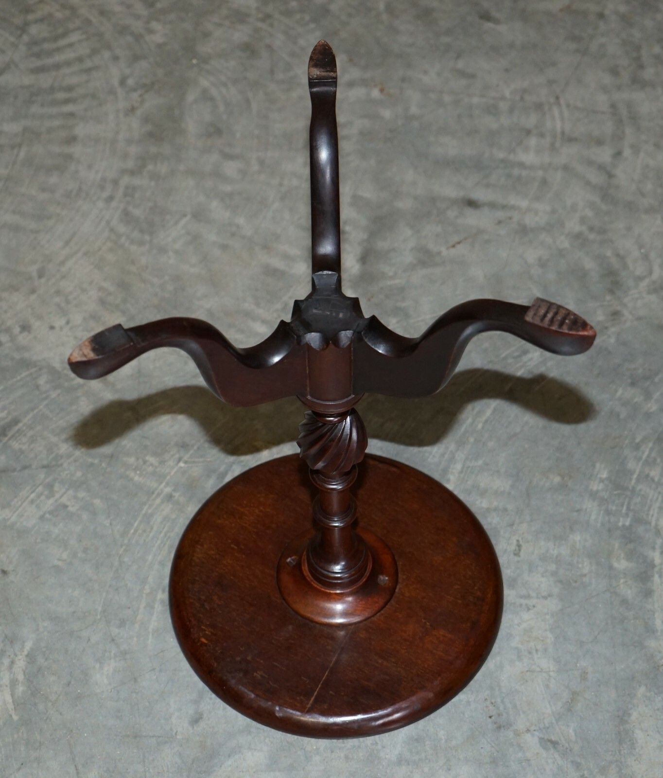 575.0 Lovely Antique Sheraton Revival Mahogany Tripod Side End Lamp Wine Table photo