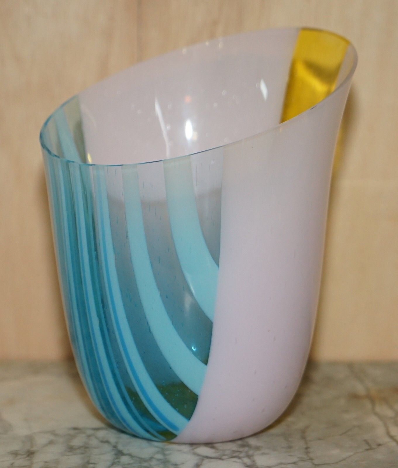 photo vinterior Beautiful Decorative Cm Stamped Custom Made Decorative Floral Glass Vase