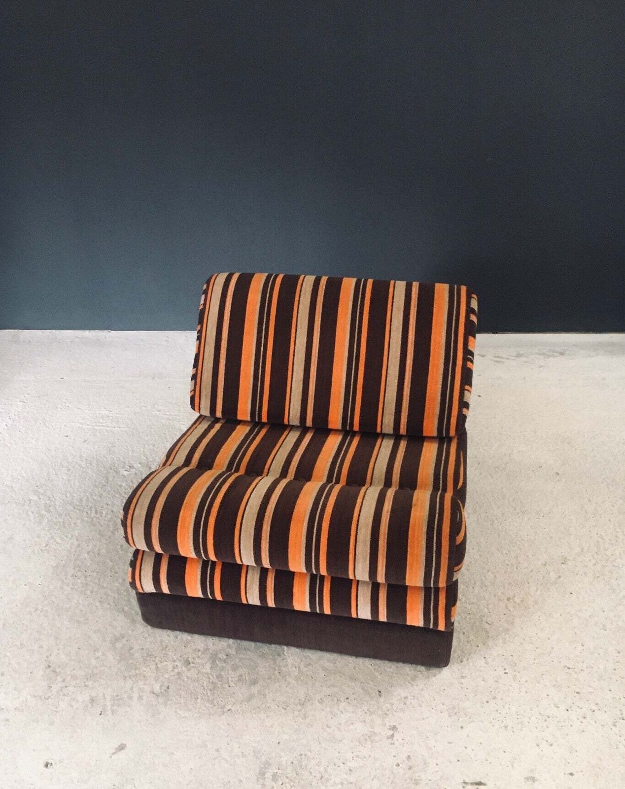 1970's Design Fold Out Extendable Lounge Chair photo Furniture