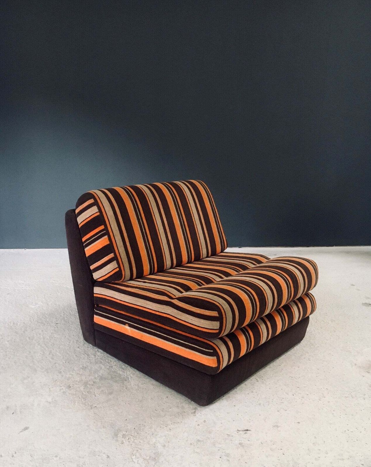 photo vintage 1970's Design Fold Out Extendable Lounge Chair