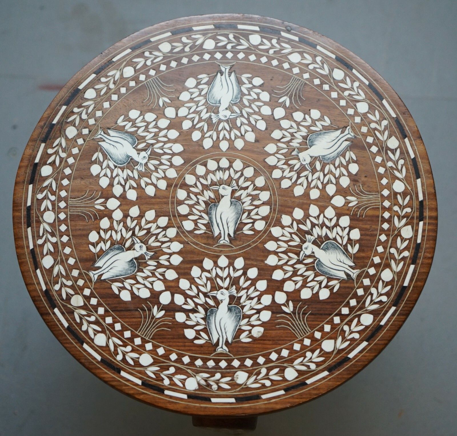 Anglo Indian Export Rosewood Elephant Inlaid Side Lamp End Wine Table Flowers photo for sale