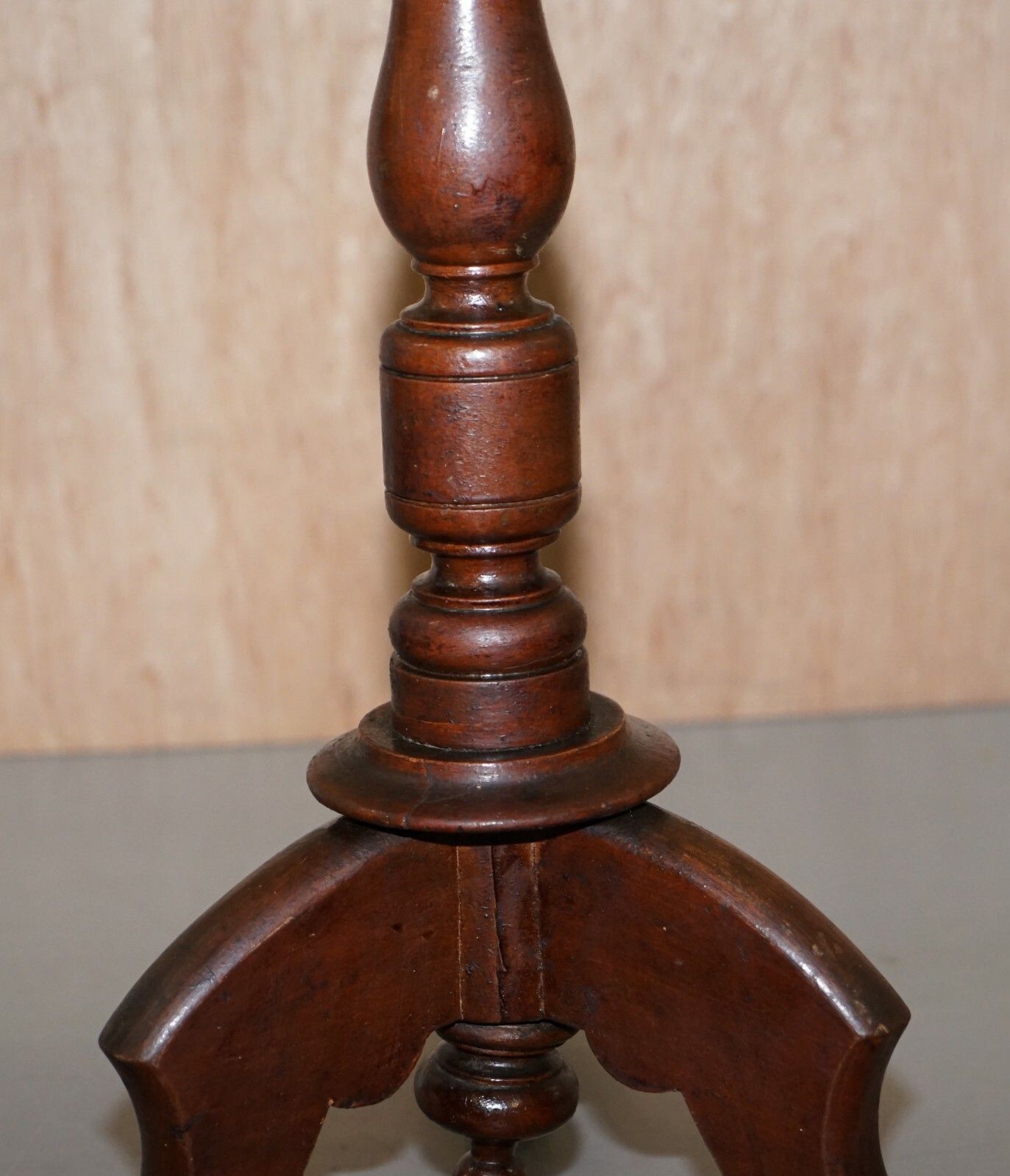 Large Edwardian Period English Solid Oak Side End Lamp Wine Occasional Table photo vintage