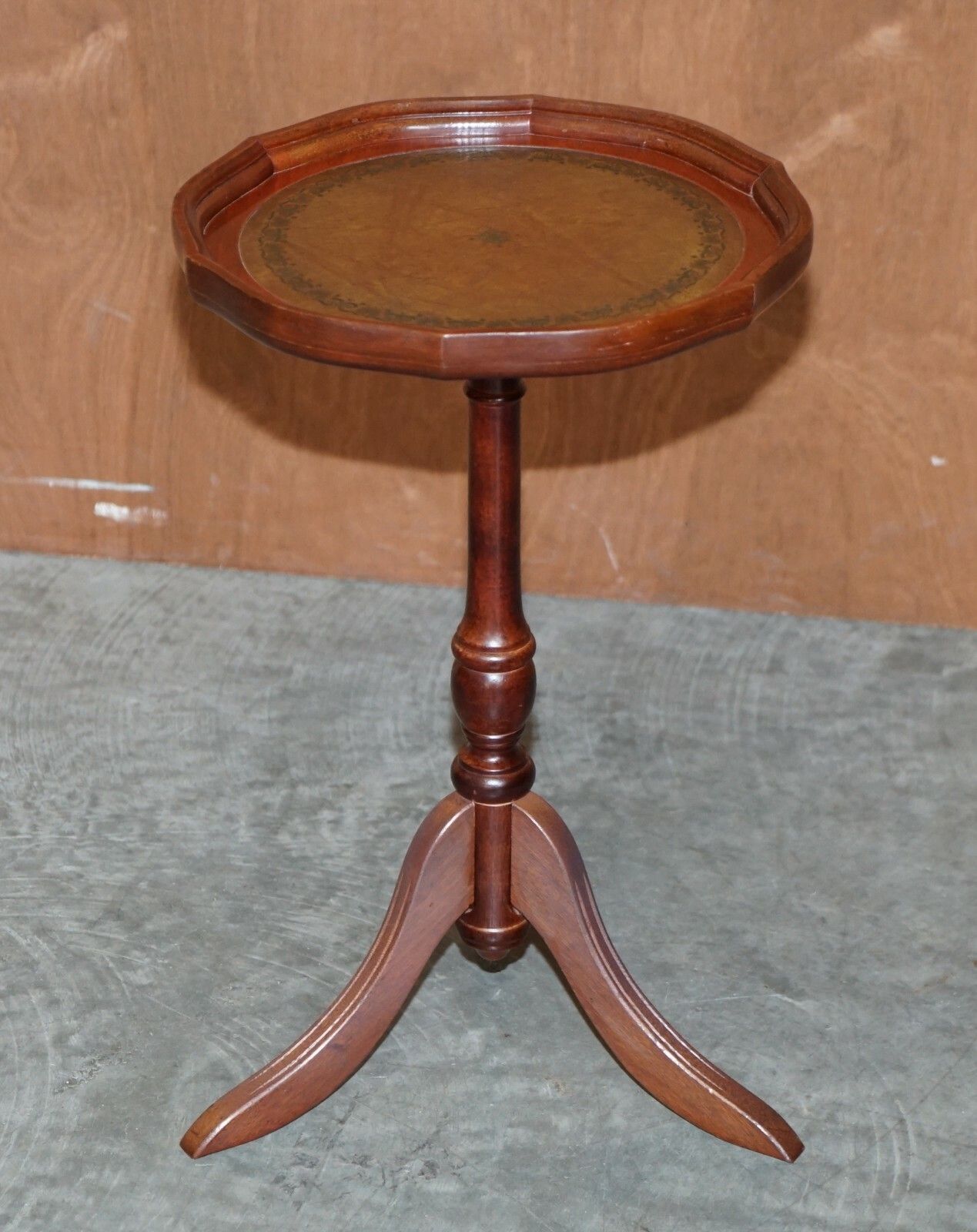 Vintage Mahogany Pie Crust Edge Brown Leather Tripod Side End Lamp Wine Table photo furniture