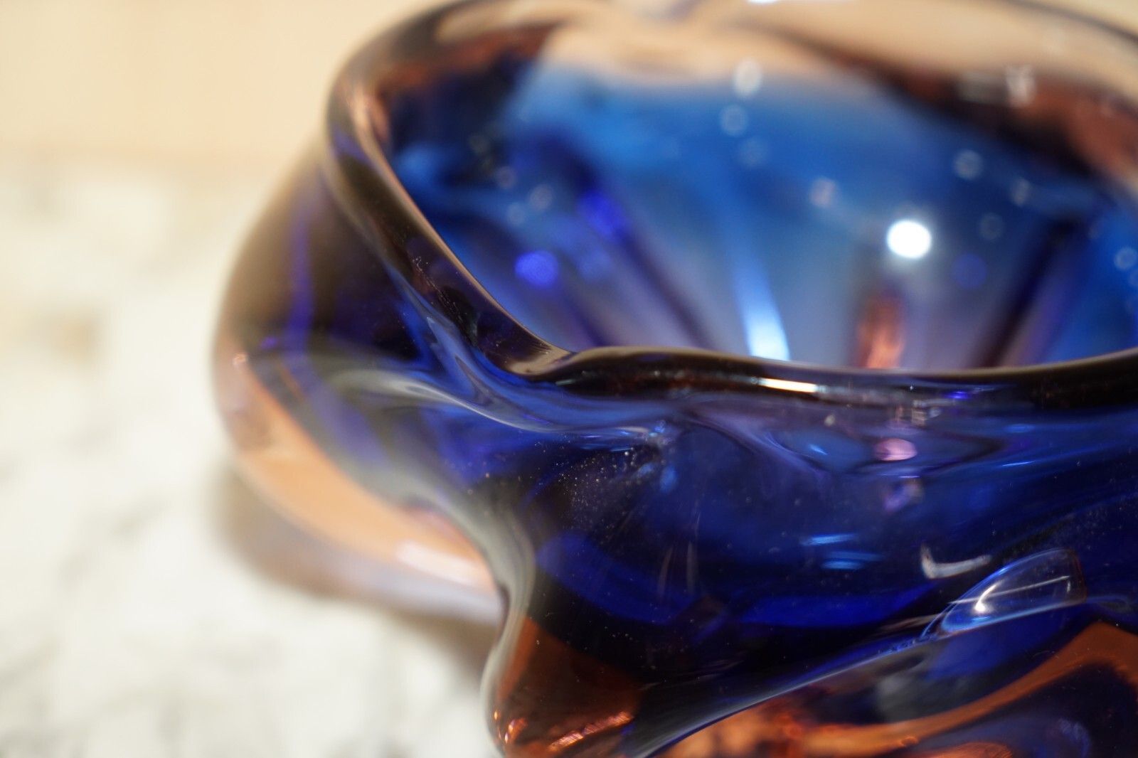 photo vinterior Beautiful Decorative Custom Made Decorative Floral Glass Bowl Or Dish Deep Blue