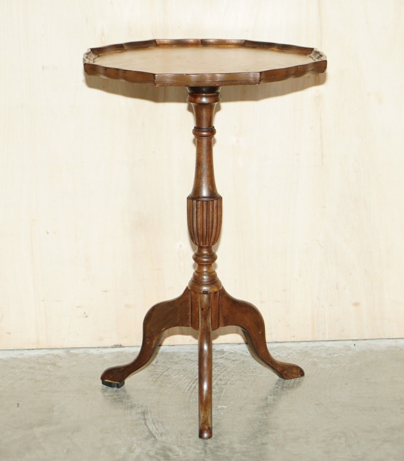 Restored Mahogany Pie Crust Edge Green Leather Tripod Side End Lamp Wine Table photo furniture