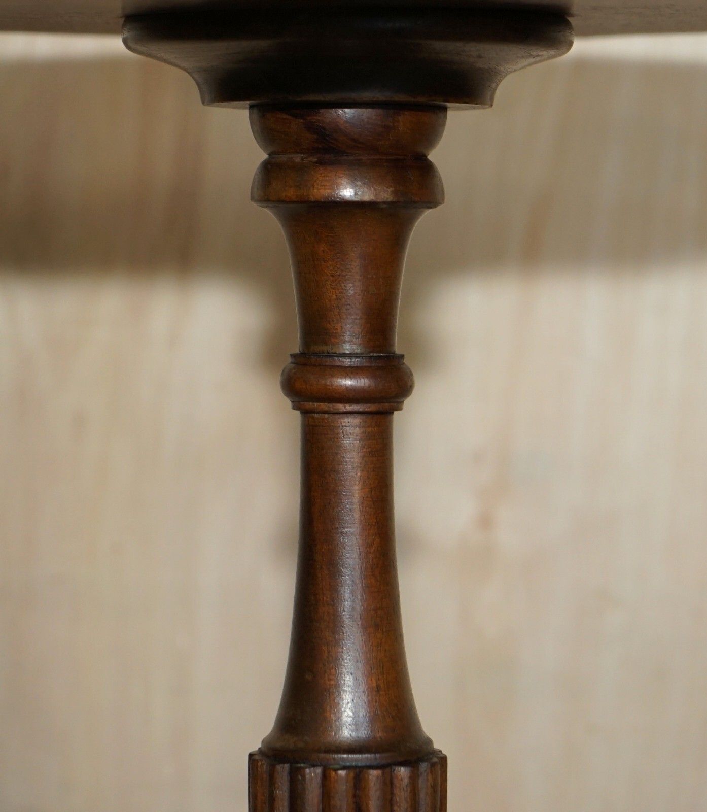 Restored Mahogany Pie Crust Edge Green Leather Tripod Side End Lamp Wine Table photo Furniture