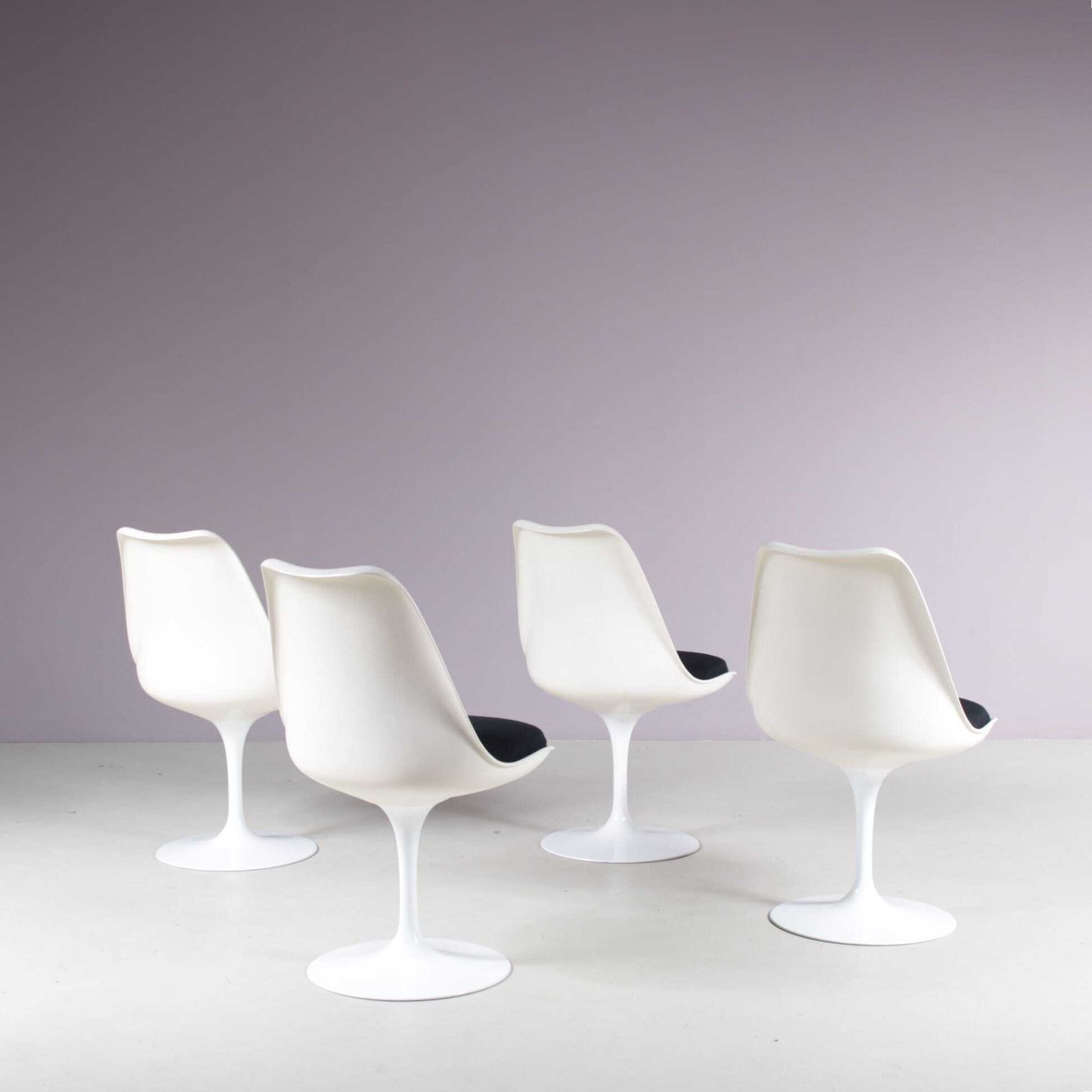 “Tulip” Chairs By Eero Saarinen For Knoll International, 1970s photo Furniture