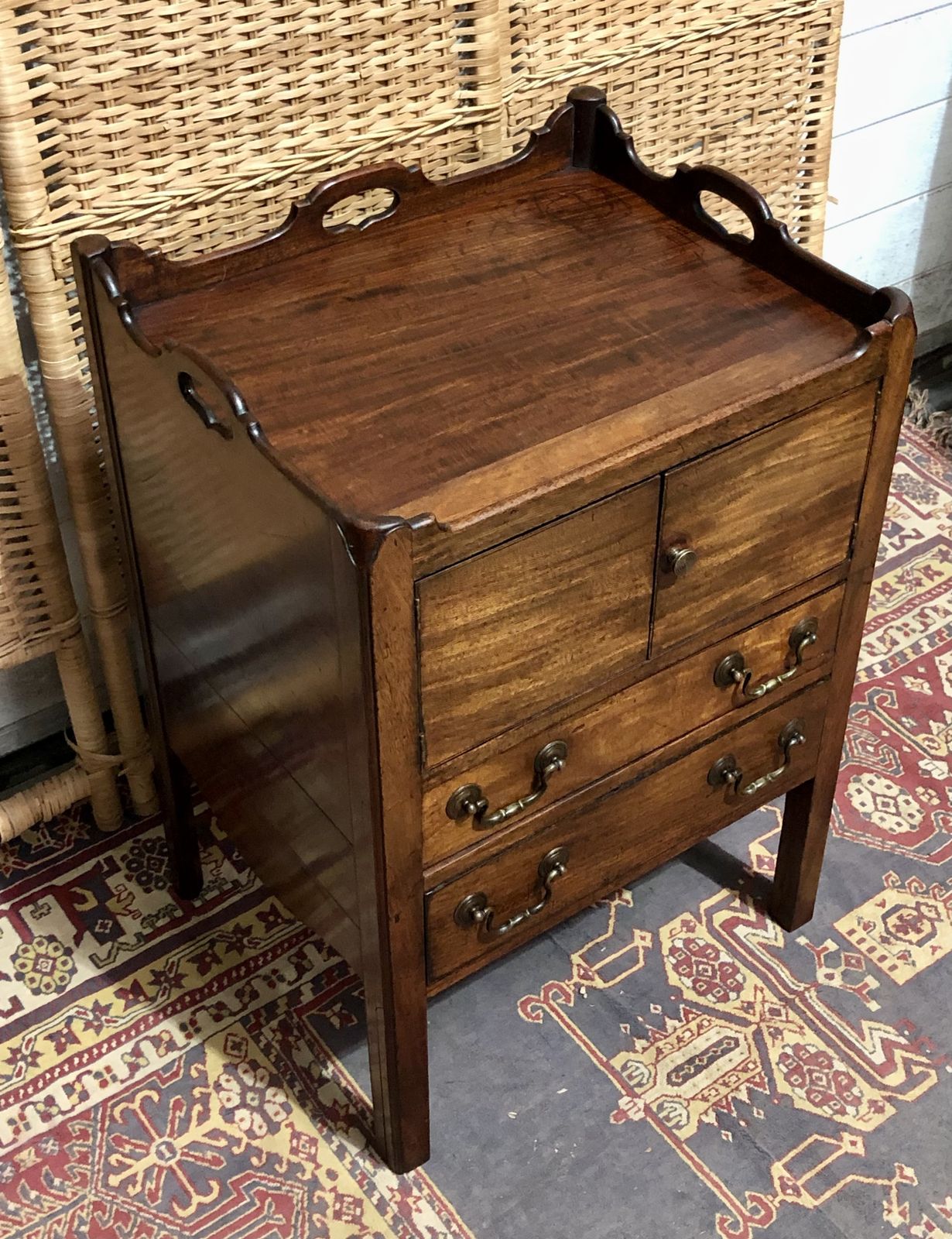 Handsome George 111 Bedside /Lamp Table photo vinterior