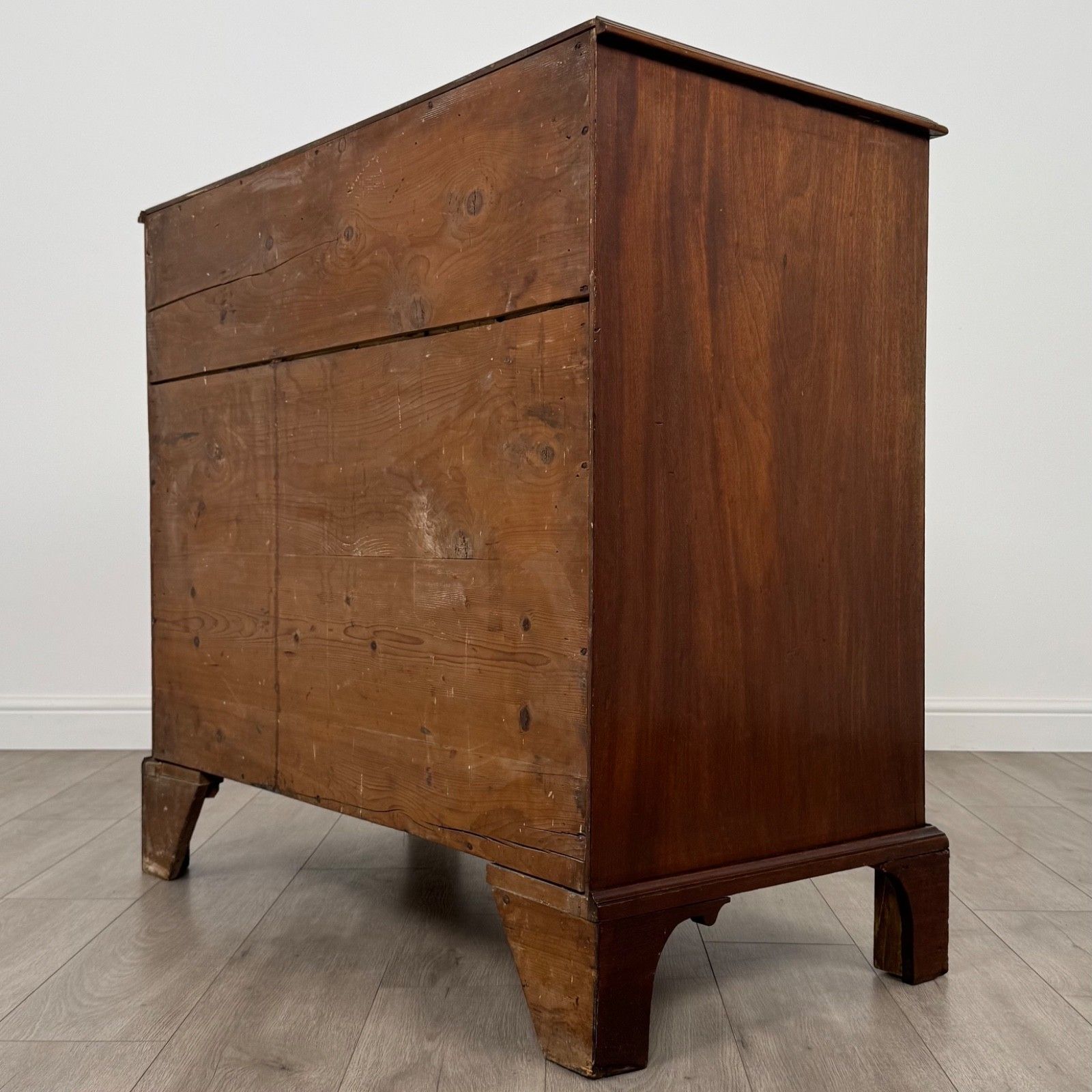 Antique 18th Century Fine Quality Chest Of Drawers In Mahogany photo vinterior