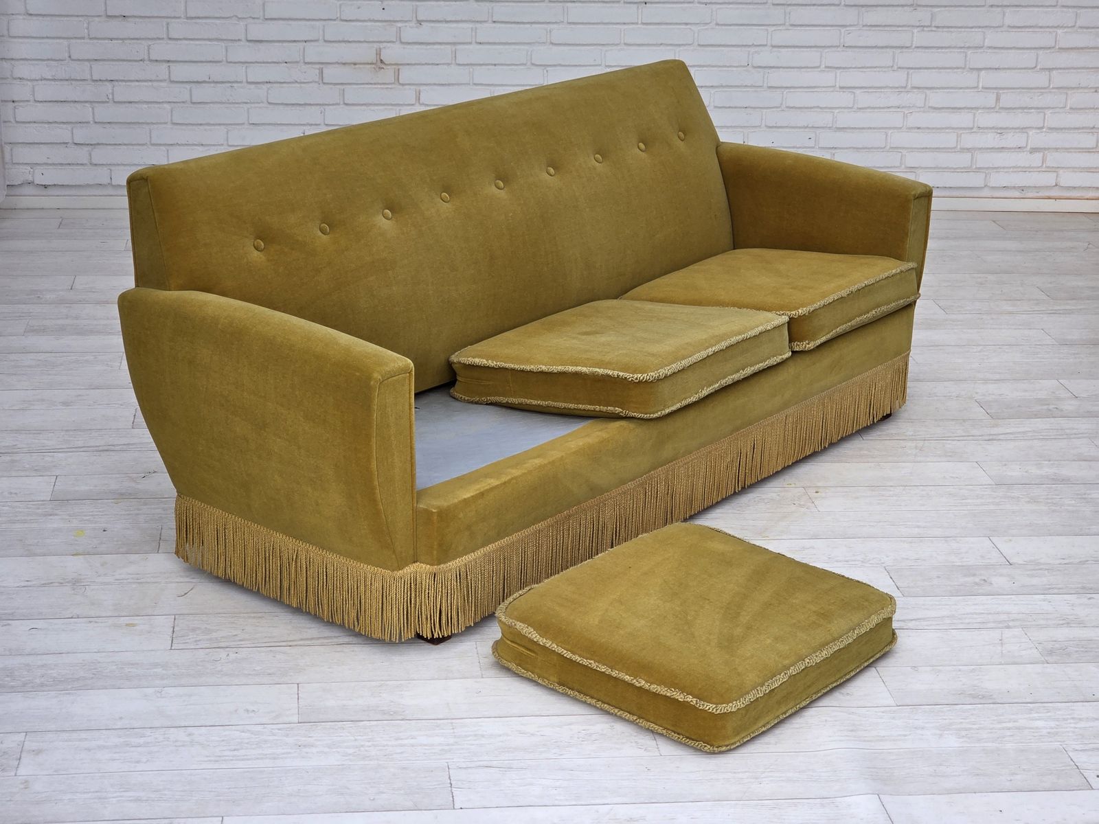 photo furniture 1970s, Danish 3 Seater Sofa, Original Light Green Furniture Velour.