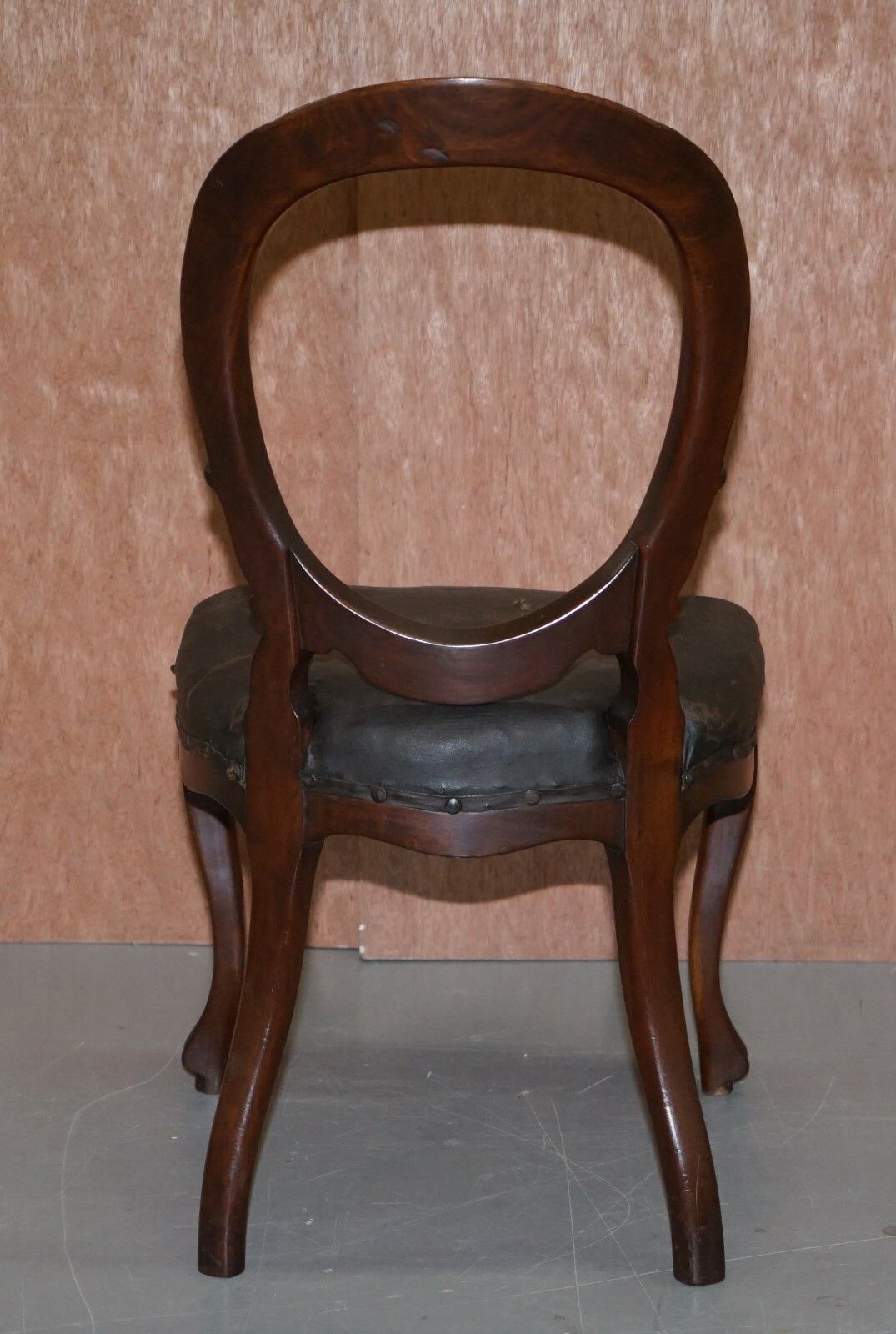 Furniture Victorian Hand Carved Mahogany Spoon Medallion Back Occasional Dining Chair photo