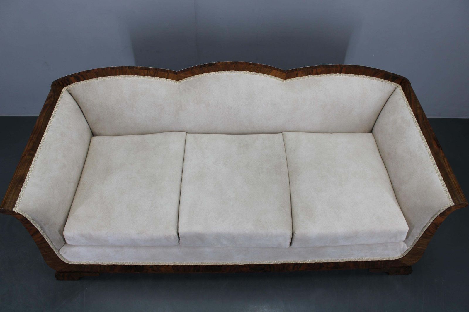 photo vinterior 1930s Restored Art Deco Sofa, Czechoslovakia