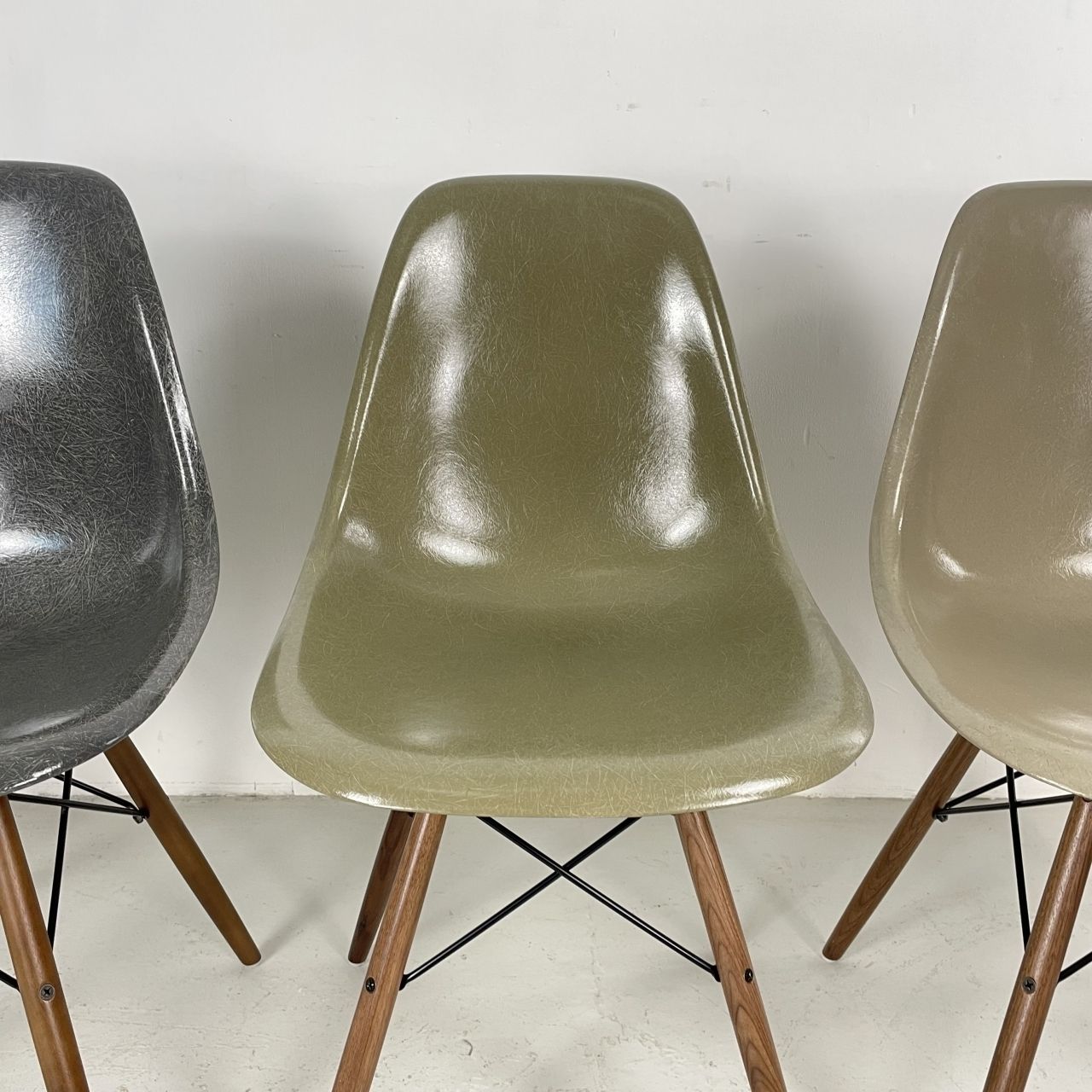Eames Herman Miller Dsw Side Chairs In Seafoam / Elephant Grey / Umber / Light Griege photo vinterior