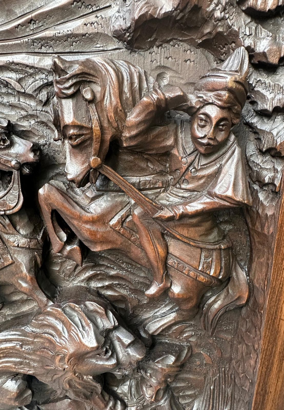 19th Century Carved Wood Panel – Dramatic Lion Hunt Scene – Orientalist Antique Wall Art 26,4" photo Art