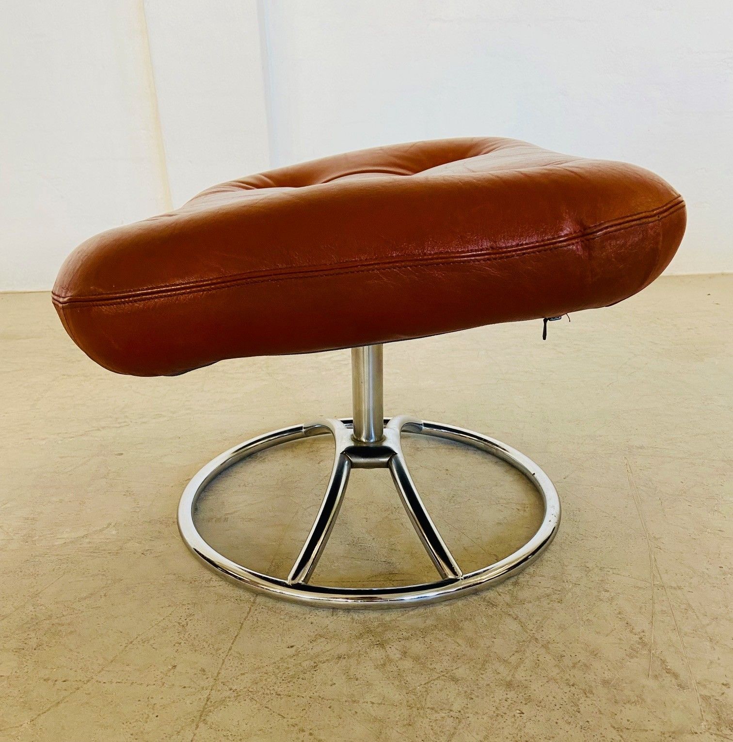 Furniture Vintage Scandinavian  Ekornes Leather Footstool  Ottoman  Cognac Leather. photo