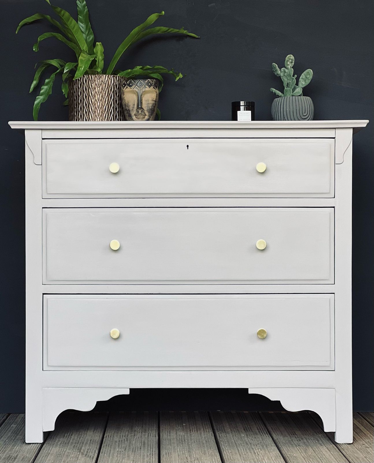 Greyish White Chest Of Drawers photo 165.0
