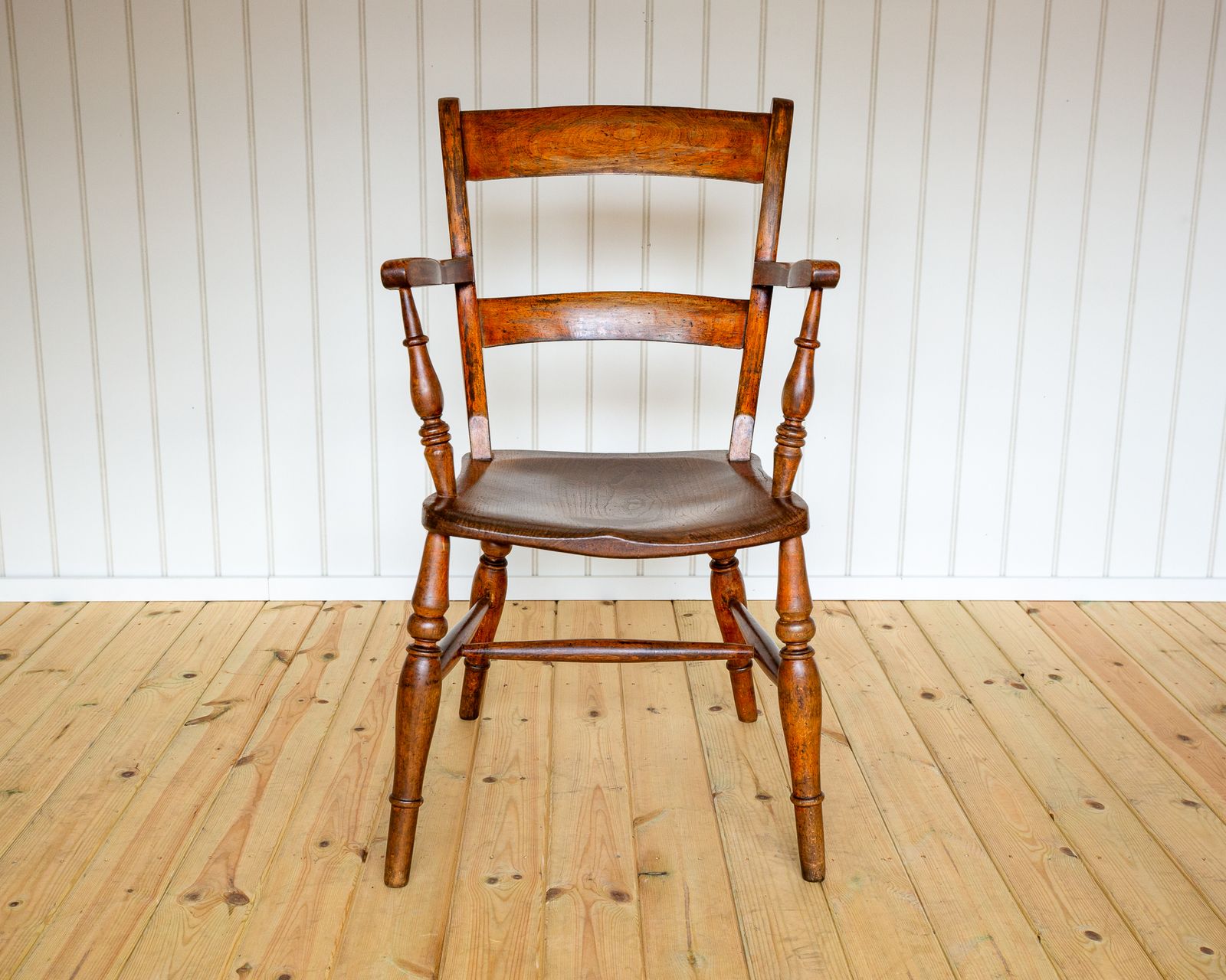 photo vintage Antique Painted Windsor Chair Country Bar Back Oxford Armchair Farmhouse 1850 Rusti.C Country House Carver Victoria.N