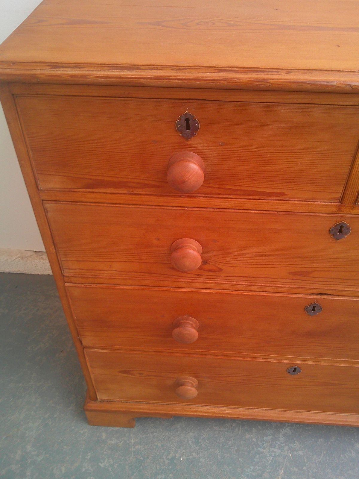 A Quality Pine Waxed 5 Drawer Georgian Bracket Foot Chest Of Drawers photo furniture