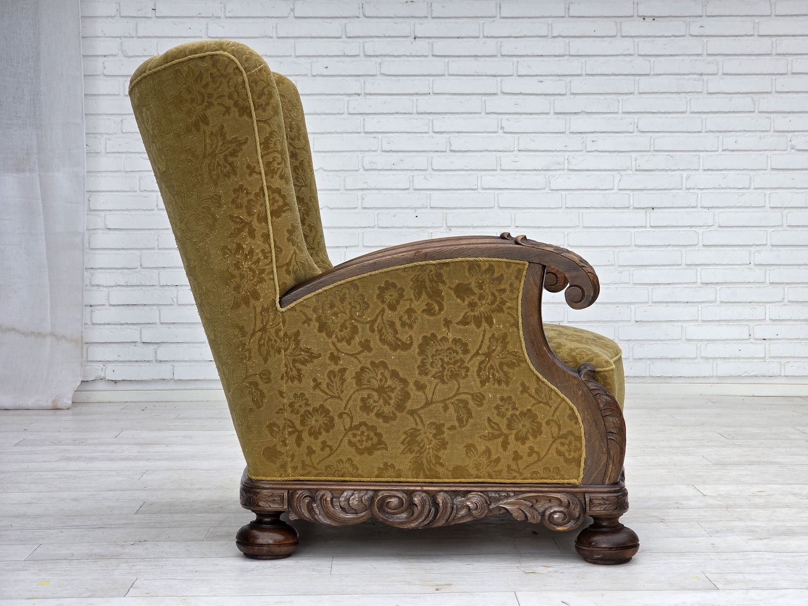 photo vinterior 1960s, Danish Highback Armchair, Furniture Wool, Solid Oak Wood.
