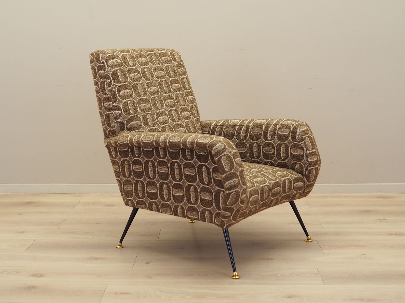 photo furniture Lounge Chair, Italian Design, 1970s, Production: Italy