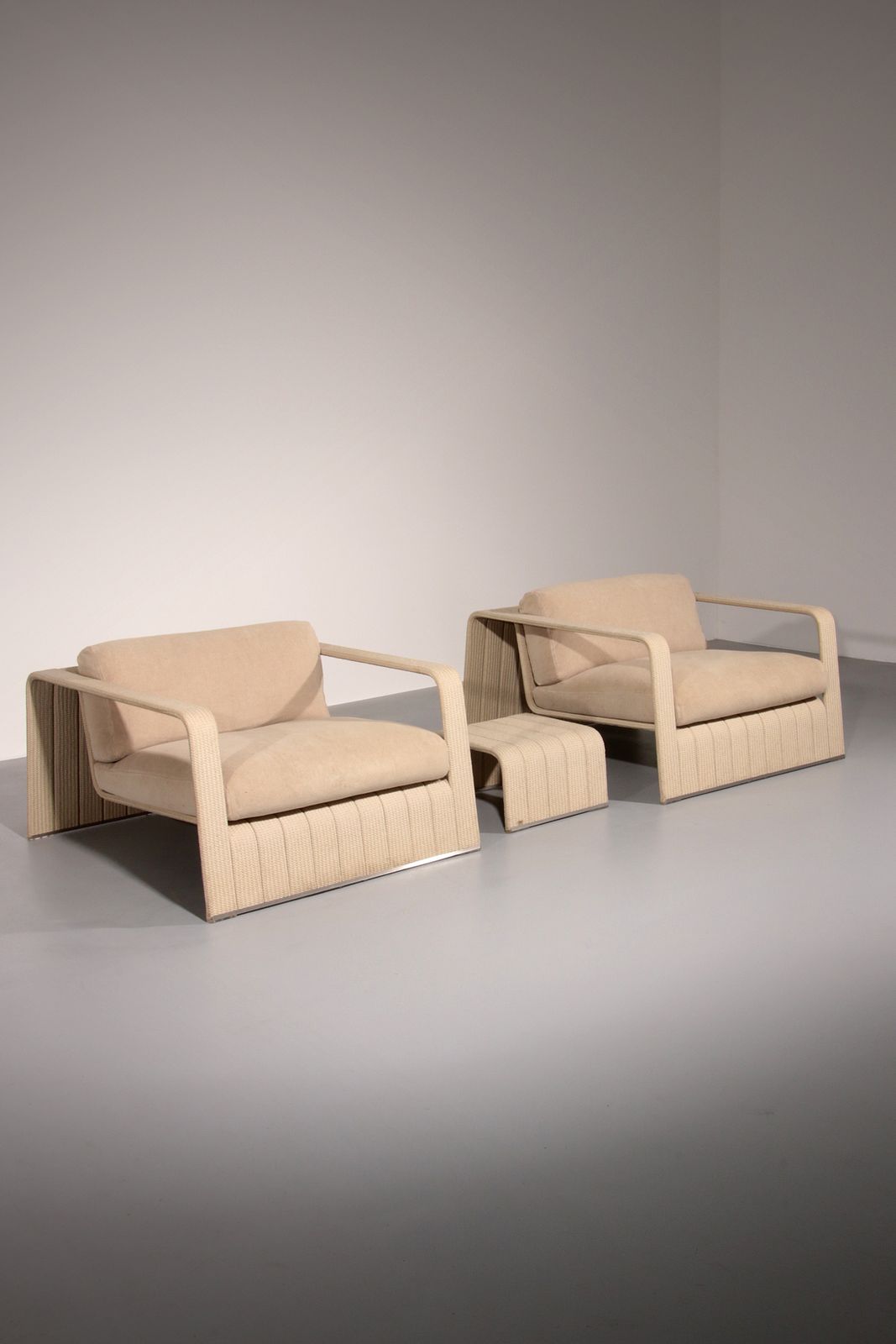 photo vinterior Paola Lenti Lounge Chairs And Table Frame Your Comfort.