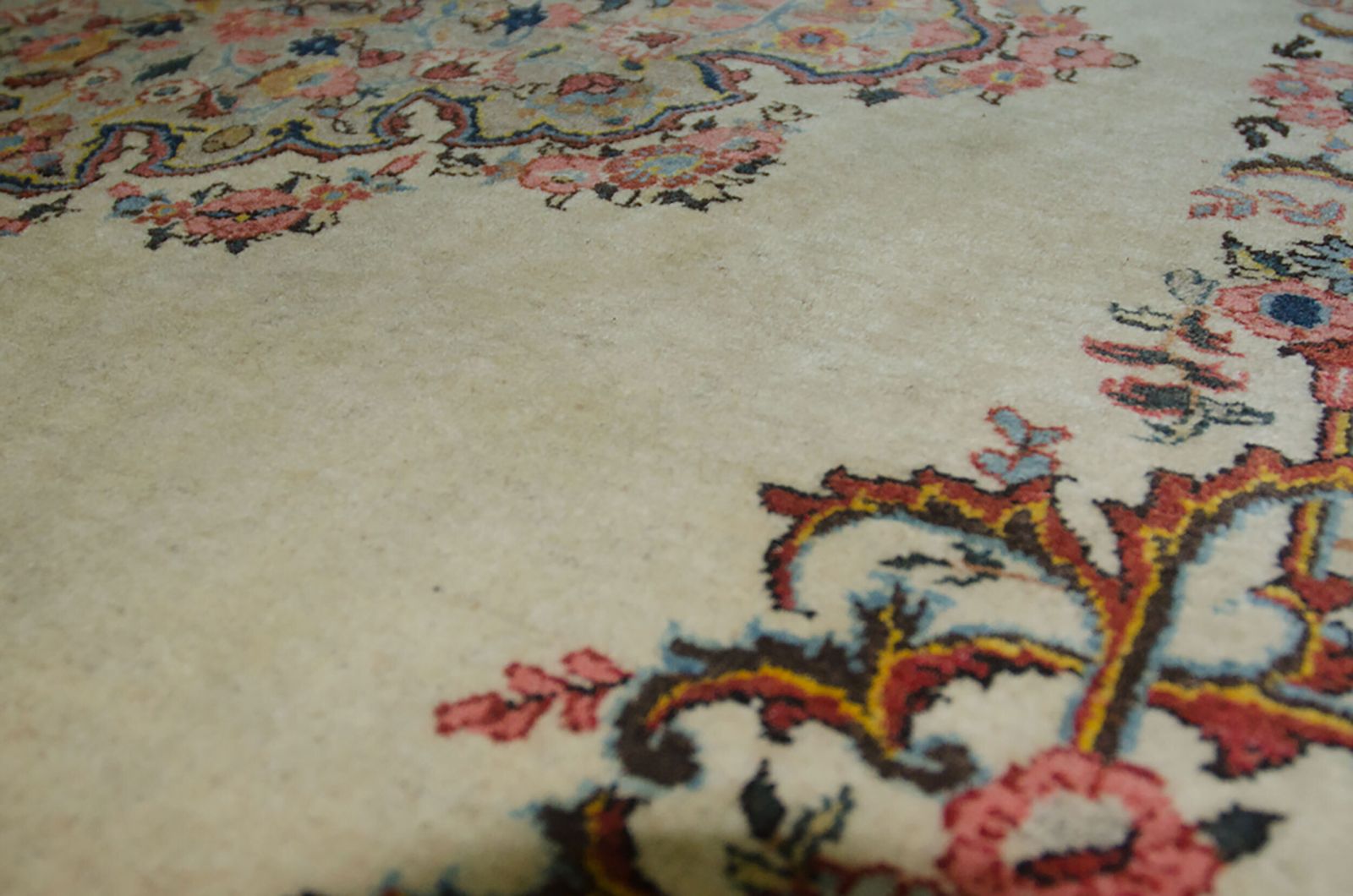Vintage Qum Rug 204x137cm photo 1725.0