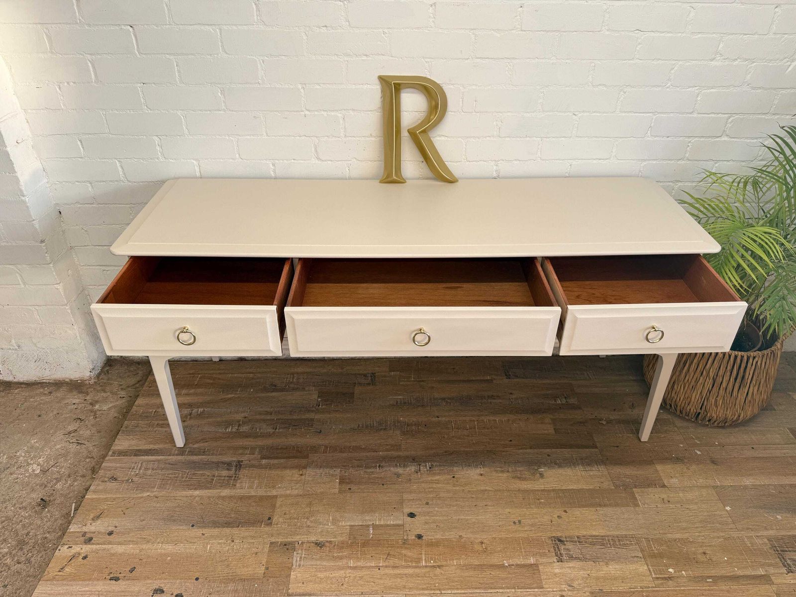 Stag Minstrel 5 Drawer Dressing Table Professionally Painted In ‘Joa’s White’ By Farrow & Ball photo vintage