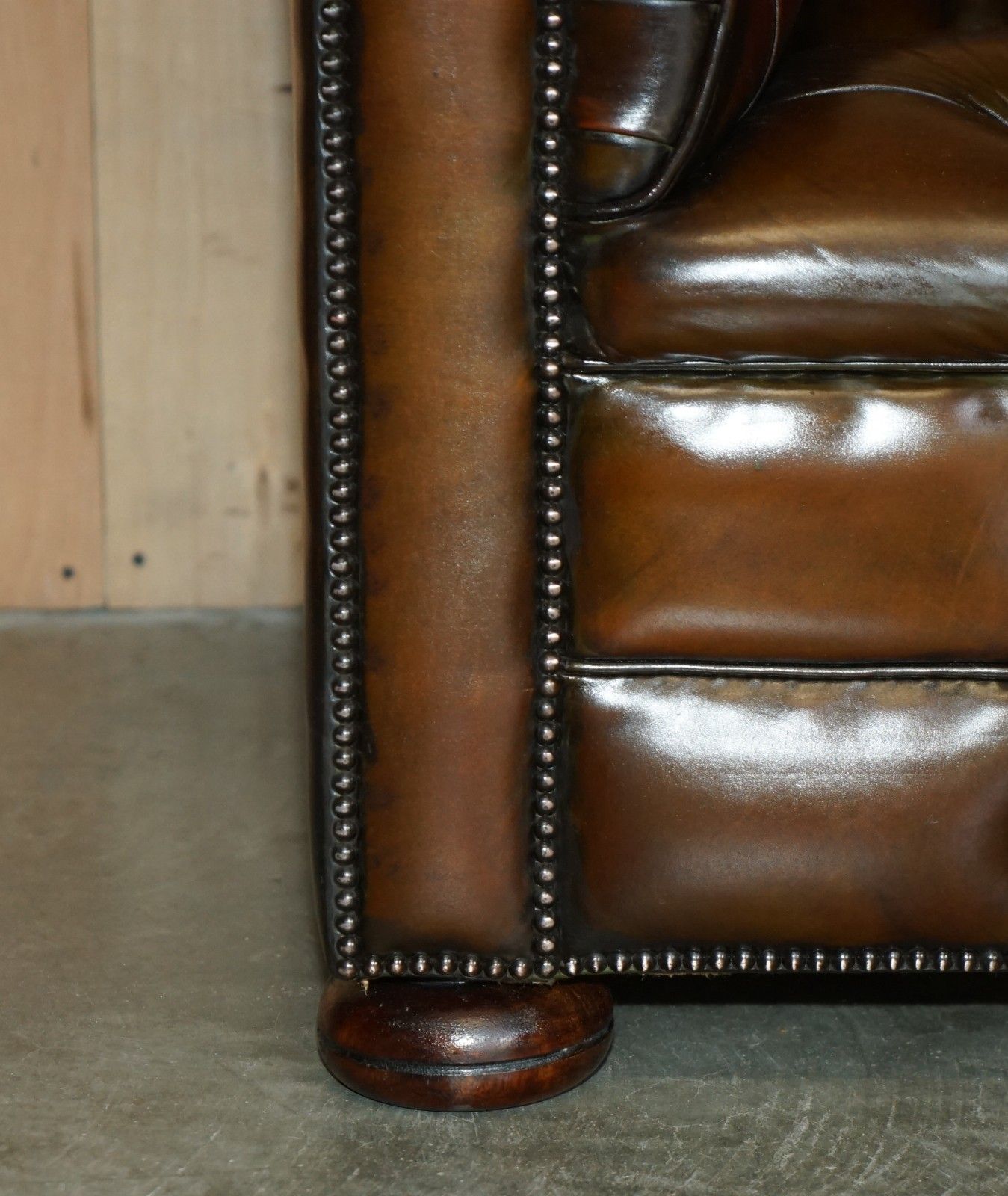 Restored 165cm Wide Chesterfield Fully Tufted Two Seat Brown Leather Club Sofa photo vinterior