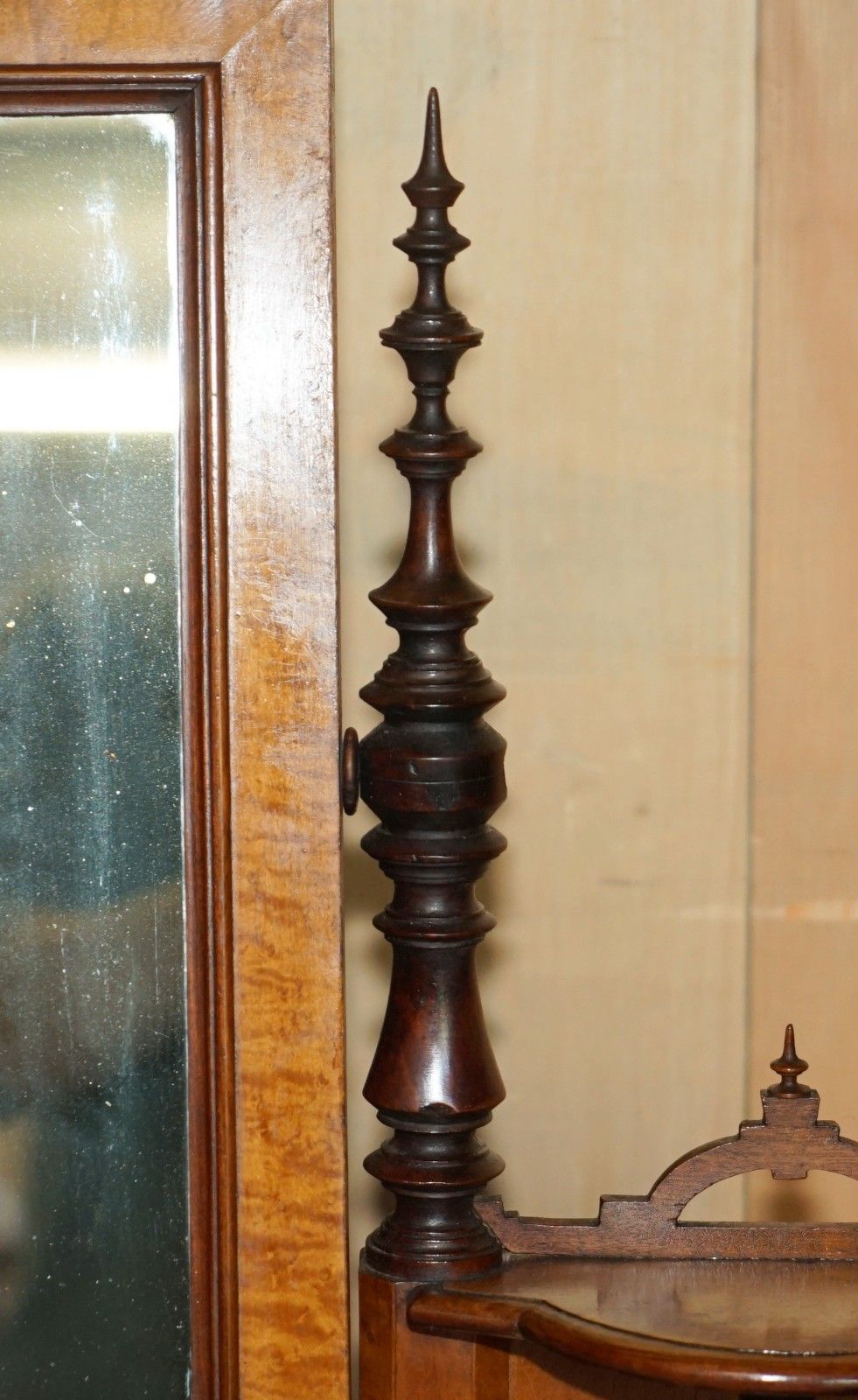 photo vintage Fully Restored Aesthetic Movement Amboyna Ebony Antique Victorian Dressing Table